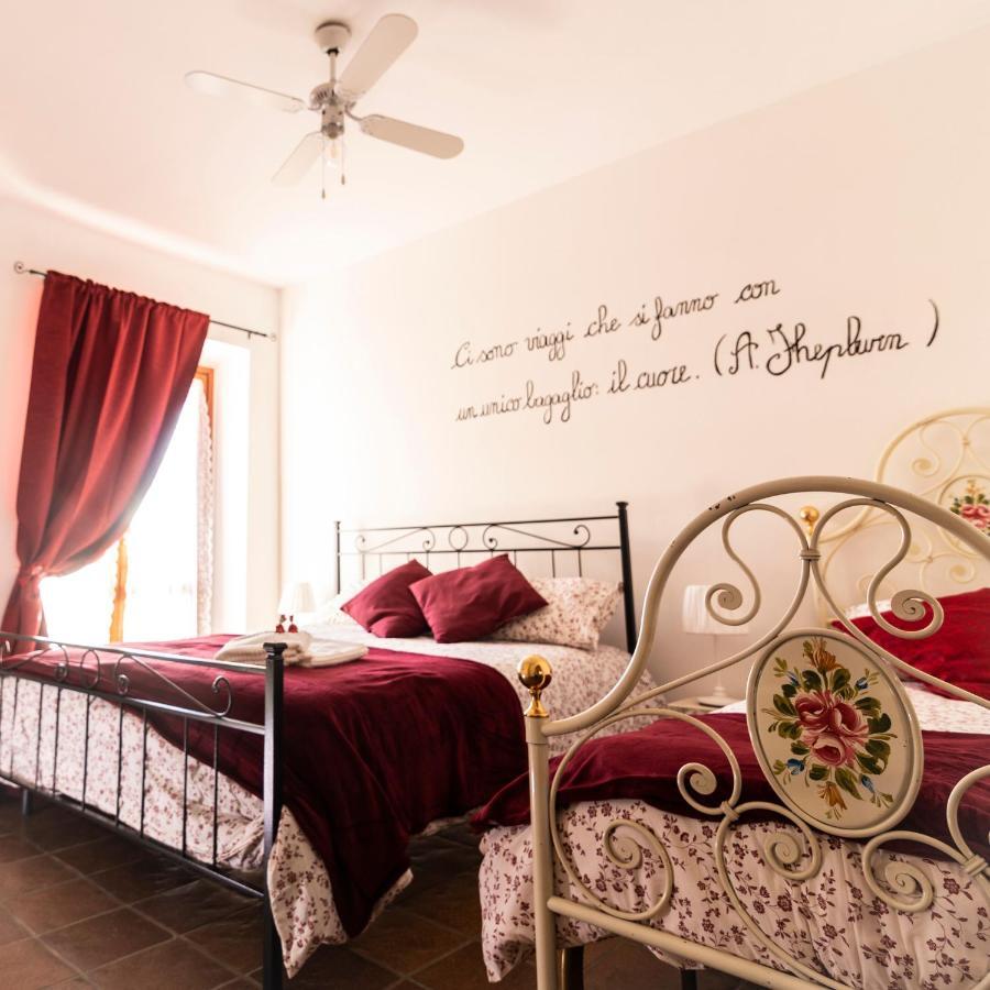 Отель La Casa Di Benvenuto Монтеккьо Экстерьер фото